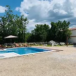 Modern Private Villa Bonaventura With Pool & Jacuzzi & Bbq For Families & Groups Near Split Neoric
