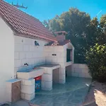 Modern Private Villa Bonaventura With Pool & Jacuzzi & Bbq For Families & Groups Near Split Willa *