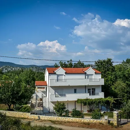 Modern Private Villa Bonaventura With Pool & Jacuzzi & Bbq For Families & Groups Near Split Willa *